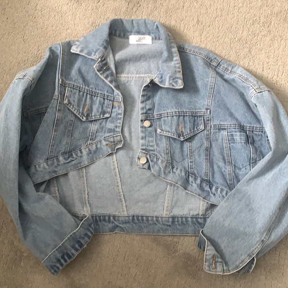 Jean jacket - Picture 1 of 2